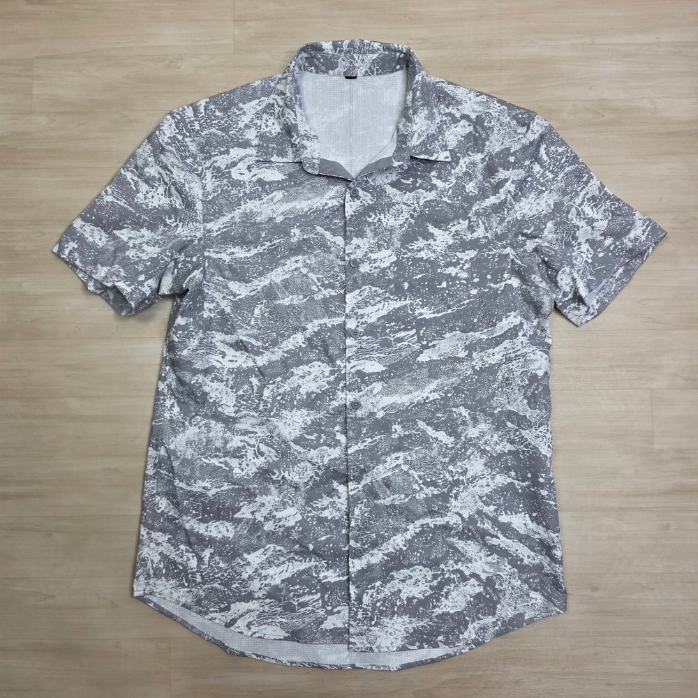 LululemonAiring Easy Short Sleeve Button Down Breakwater Shirt Size Medium
